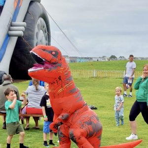 Friendly T Rex boxing vibes...